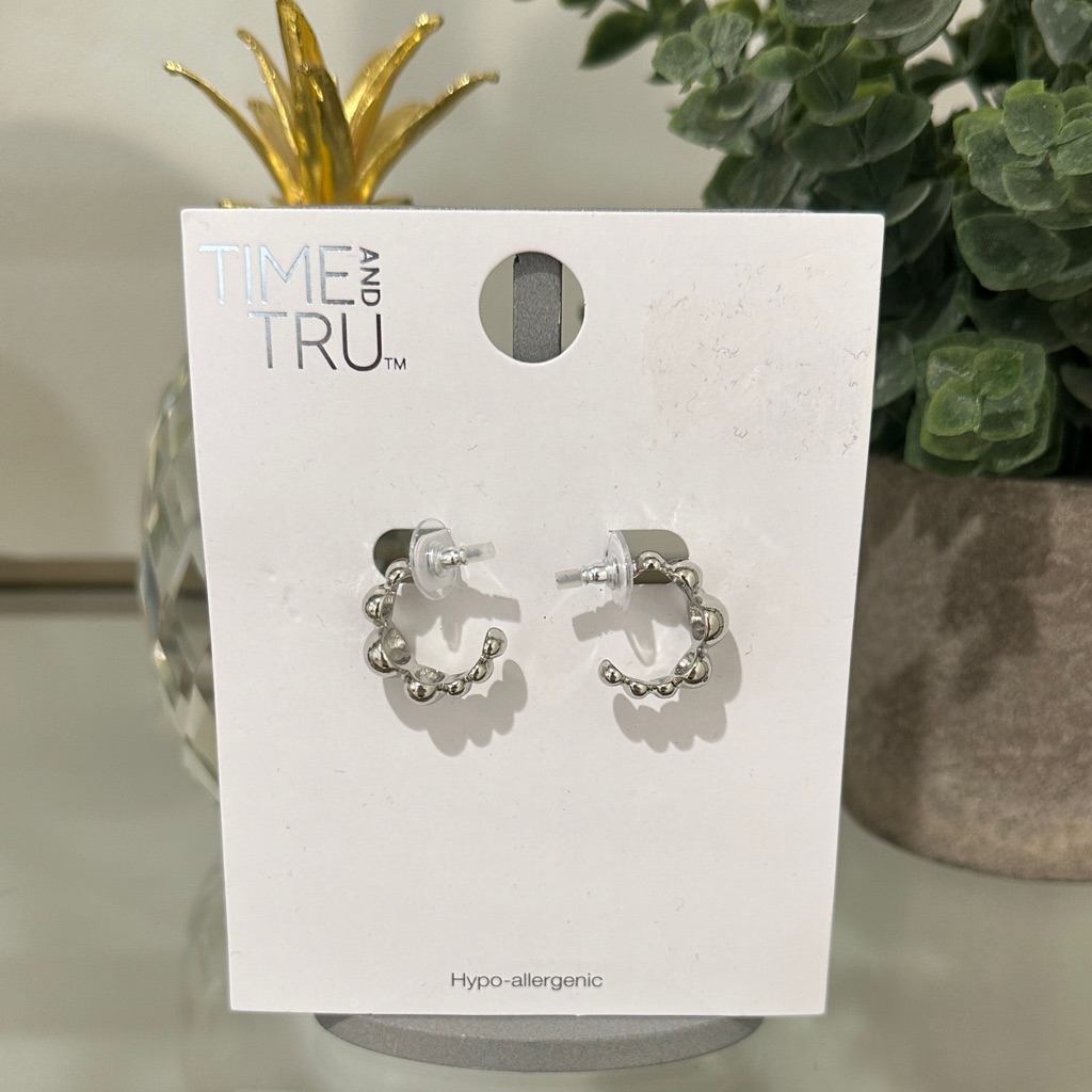 Silver Hypo-Allergenic Hoop Earrings 15$